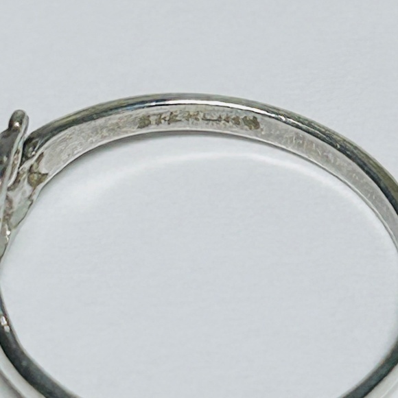 Sterling Silver Vintage Dainty Teddy Bear with Heart Ring, Size 5.5 - Picture 5 of 12